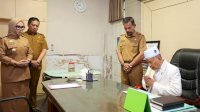 Hari Pertama Bertugas, Bupati Barru Tinjau Kantor dan Pimpin Rapat Perdana
