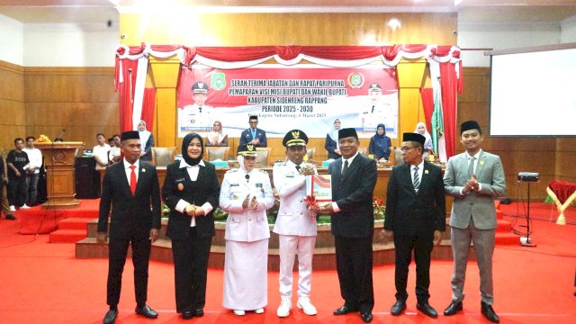 Bupati dan Wakil Bupati Sidrap Resmi Dilantik, Sertijab Berlangsung Khidmat
