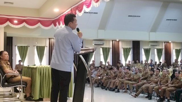 Hari Pertama Bertugas, Bupati Andi Rahim Ingatkan ASN untuk Fokus Bekerja, Bukan Berpolitik
