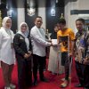 Bupati Luwu Serahkan Santunan bagi Ahli Waris Korban Longsor di Latimojong