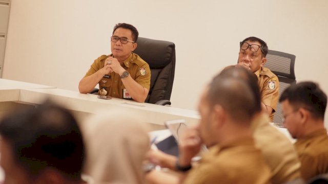 Pj Sekda Makassar Irwan Adnan Pimpin Rapat TAPD Bahas Efisiensi Anggaran Daerah