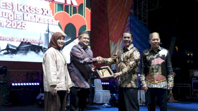 Munafri-Aliyah Jamu Saudagar Bugis-Makassar Makan Malam di Karebosi