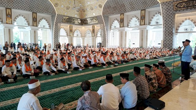 Ribuan Calon Jamaah Haji Ikuti Manasik Haji di Masjid Raya Makassar