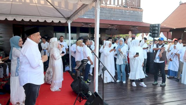 Wali Kota Makassar Hadiri Halal Bihalal IKA Unhas Bersama Menteri Pertanian