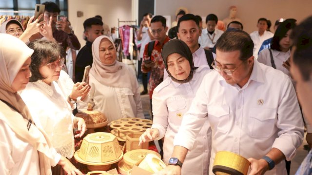 Aliyah Mustika Ilham Dampingi Menparekraf di Creators Lab Emak-Emak Matic