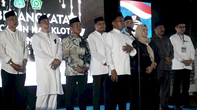 Bupati Sidrap Syaharuddin Alrif Resmi Lepas 263 Jemaah Calon Haji di Rumah Jabatan