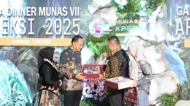 Wali Kota Makassar dan Ketua TP PKK Hadiri Gala Dinner APEKSI di Surabaya