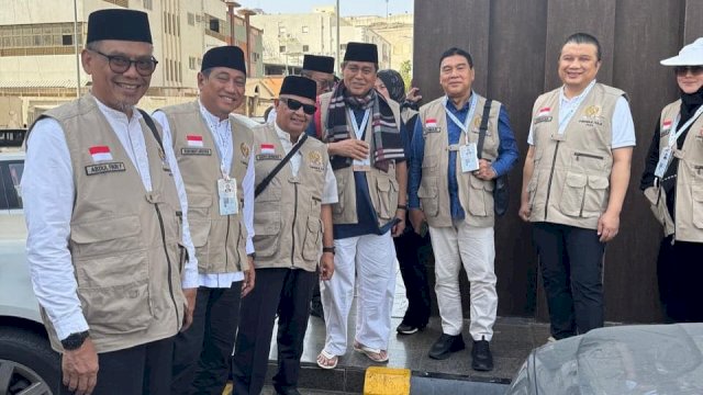 Tiba di Tanah Suci, Erwin Aksa Awasi  Pelayanan Jamaah Haji Indonesia 2025