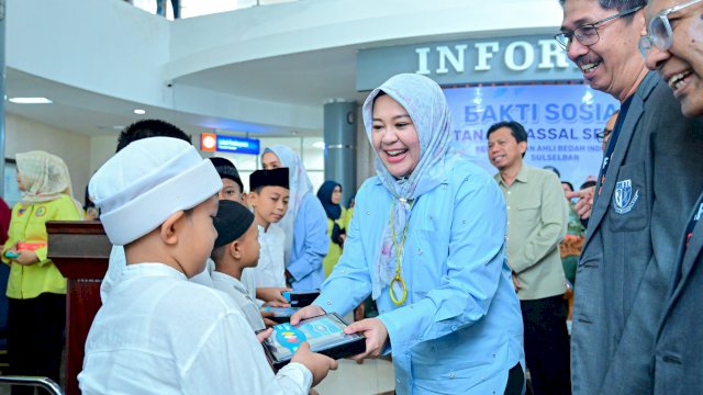 Wagub Sulsel Tinjau pelaksanaan Sunatan Massal 2.655 Anak