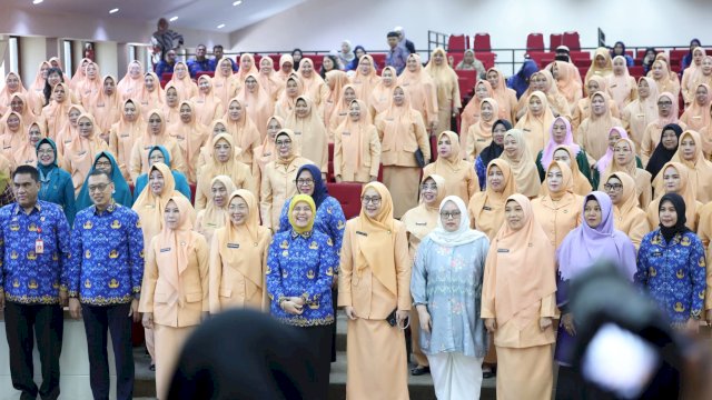 Aliyah Mustika Ilham Kukuhkan Pengurus Baru Dharma Wanita Makassar