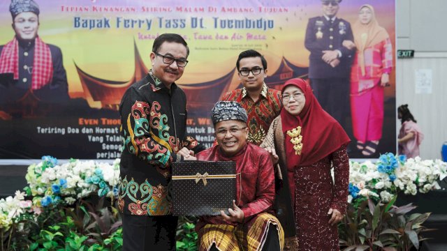 Sekprov Sulsel Hadiri Malam Lepas Tugas Feri Tas, Pendamping Hukum Proyek Bendungan Jenelata