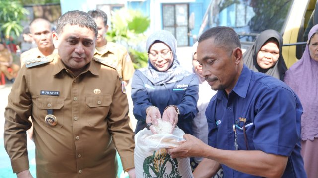 Pemkot Makassar Salurkan 800 Ton Beras Bantuan Pemerintah Pusat