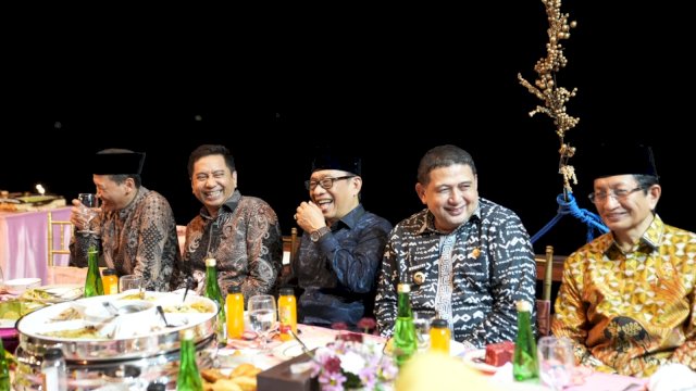 Kapal Pinisi, Masjid 99 Kubah, dan Keakraban Menag RI di Laut Makassar