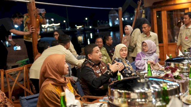 MULIA Bahas Strategi Pendidikan Nasional Bersama Mendikdasmen di Atas Kapal Pinisi