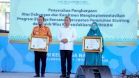 Gubernur dan Ketua TP PKK Sulsel Terima Penghargaan BKKBN, Dikukuhkan sebagai Ayah Bunda GenRe
