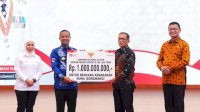 Gubernur Sulsel Serahkan Bantuan Rp1 Miliar untuk Korban Kebakaran Sorowako
