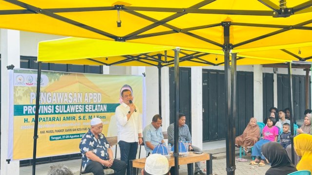 Anggota DPRD Provinsi Sulawesi Selatan, Patarai Amir, turun langsung meninjau pengelolaan Anggaran Pendapatan dan Belanja Daerah (APBD) Sulsel di Pasar Turikale, Kabupaten Maros, Jumat 29 Agustus 2025.
