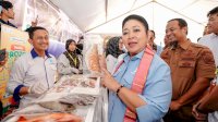 Gubernur Sulsel Dampingi Titiek Soeharto Tinjau BPPMHKP Makassar
