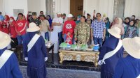 Ribuan Warga Padati Rujab Bupati Sidrap, Saksikan Meriahnya Gerak Jalan HUT RI ke-80