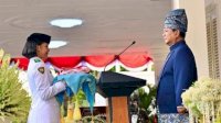 Aliah Sakira, Siswi SMAN 14 Makassar Ukir Sejarah di Istana Negara Jadi Pembawa Baki Penurunan Bendera