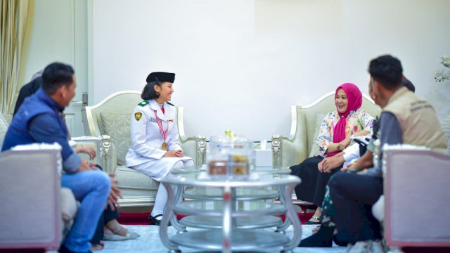Dua Paskibraka Istana Dapat Bantuan Pendidikan dari Wagub Sulsel