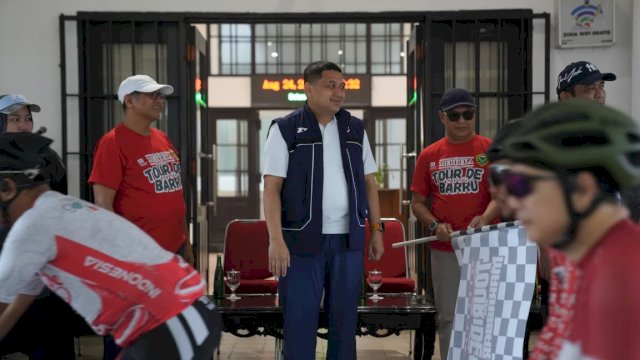 Wali Kota Makassar Lepas Ratusan Peserta Touring Sepeda Merdeka De Barru 2025