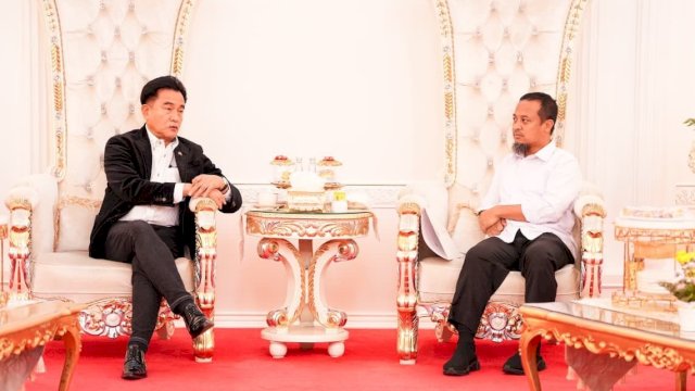 Gubernur Sulsel Sambut Menko Hukum dan HAM Yusril Ihza Mahendra di Makassar