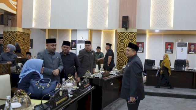 Pemerintah Kota Makassar menegaskan komitmennya untuk tetap menjalankan program-program prioritas meski pendapatan daerah mengalami penurunan