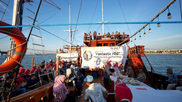 Alumni APDN Ujung Pandang Angkatan 1988&ndash;1991 Gelar Temu Kangen di Kapal Phinisi