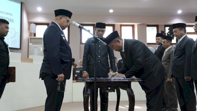 Didampingi Wawali, Wali Kota Makassar Lantik 9 Pejabat Definitif