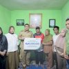 Appi&ndash;Aliyah Serahkan Santunan Rp42 Juta untuk Keluarga Ojol Korban Demo, Jenguk Korban Lain di RS
