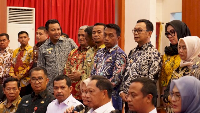 Bahas Stabilitas Sosial, Mendagri Kumpulkan Seluruh Kepala Daerah se-Sulsel