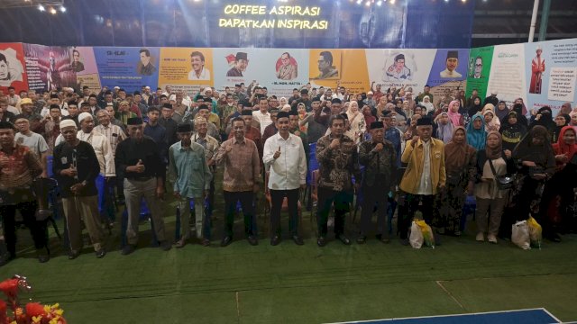Rudianto Lallo Gelar Maulid Nabi dan Bagikan Ribuan Paket Sembako untuk Pemandi Jenazah dan Imam Masjid