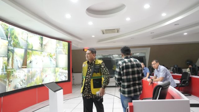Wali Kota Makassar Munafri Pantau Aksi Demo Lewat War Room Balai Kota