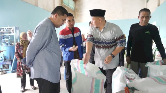 Penandatanganan dilakukan oleh Wali Kota Makassar, Munafri Arifuddin, bersama Integrated Terminal Manager PT Pertamina Patra Niaga Integrated Terminal Makassar, Utomo Dhanu Saputra, di kantor Pertamina Patra Niaga IT Makassar, Minggu (7/9/2025).