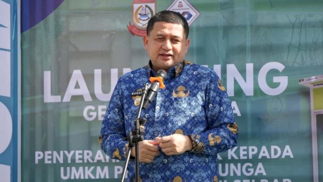Pemkot Makassar Hidupkan UMKM Pedagang Bunga TPU Dadi Lewat Gerobak CSR Bank Sulselbar