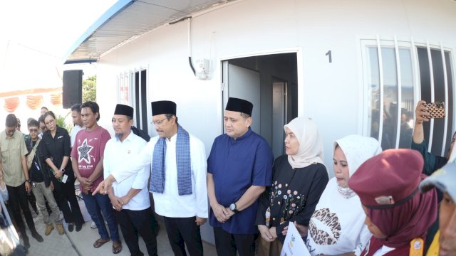 Munafri&ndash;Aliyah Dampingi Mensos Serahkan 20 Rumah Knockdown di Untia