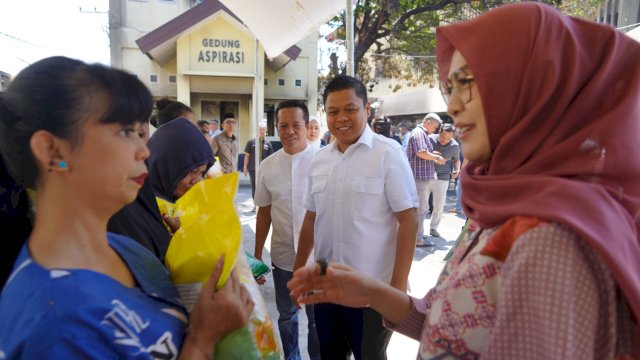Ketua DPRD Sulsel Andi Rachmatika Dewi menyalurkan Bantuan Sembako ke Warga Terdampak Kerusuhan 29 Agustus