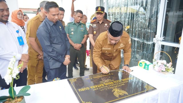 Bupati Patahudding Resmikan Gedung ICCU Jantung RSUD Batara Guru Belopa
