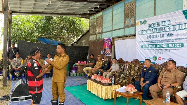Bupati Sidrap, Syaharuddin Alrfi Belakukan Dialog bersama Gapoktan 