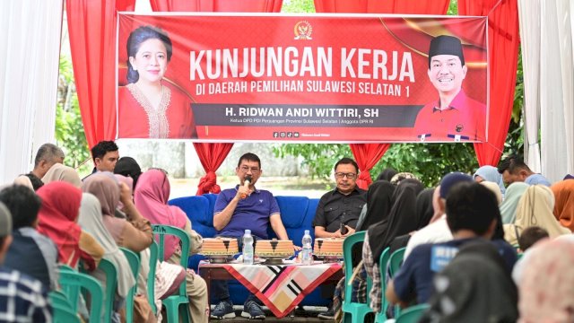 Ridwan Andi Wittiri Serahkan Motor Pengangkut Sampah untuk 10 Kelurahan di Makassar