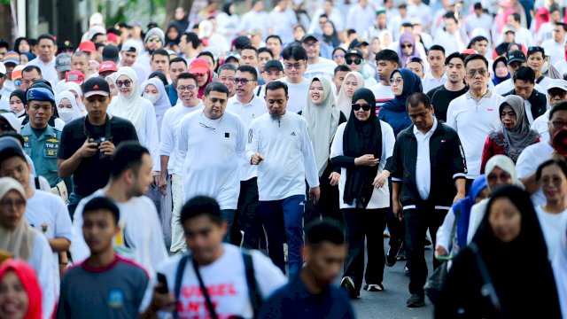Andi Sudirman, Fatmawati Rusdi dan Appi Jalan Sehat Bersama di Anti Mager Peringatan 356 Tahun Sulsel