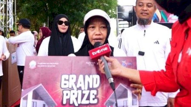 Ibu Rumah Tangga Dapat Hadiah Rumah di Jalan Sehat Anti Mager Peringatan 356 Tahun Sulsel