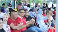 Munafri dan Melinda di Tengah Sorak Anak-Anak: Cinta Sepak Bola dan Kedekatan Pemimpin dengan Warganya