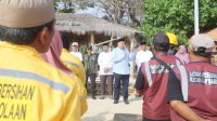 Munafri Pimpin Gerakan Jumat Bersih di Pulau Samalona, Ajak Warga Jaga Kebersihan dan Kelestarian Pulau