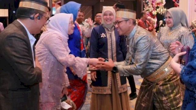 Putra Ketua DPRD Makassar Menikahi Putri Almarhum H. Ir. Sutrisno di Claro Hotel