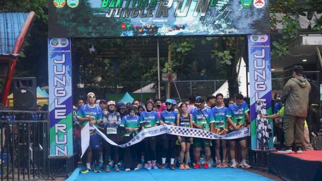 Ratusan Pelari Jelajahi Karst Maros, Warnai HUT ke-21 TN Bantimurung Bulusaraung