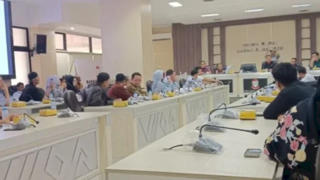 Plt Sekwan DPRD Makassar Terima Penyerahan Fasilitas dari Pejabat Lama
