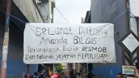 Sambut Kepulangan Bilqis, Warga Lorong 3&nbsp;&nbsp;&ldquo;Terima Kasih Bapak Resmob&rdquo;