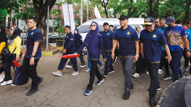 Kolaborasi Pemprov Sulsel dan Pemkot Makassar Meriahkan Jalan Sehat di Anjungan Losari